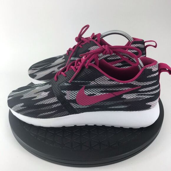 Nike Roshe Run Light Weight Running Shoes Pink 705486-001 Women’s Size 8.5 (7Y) - Picture 7 of 11